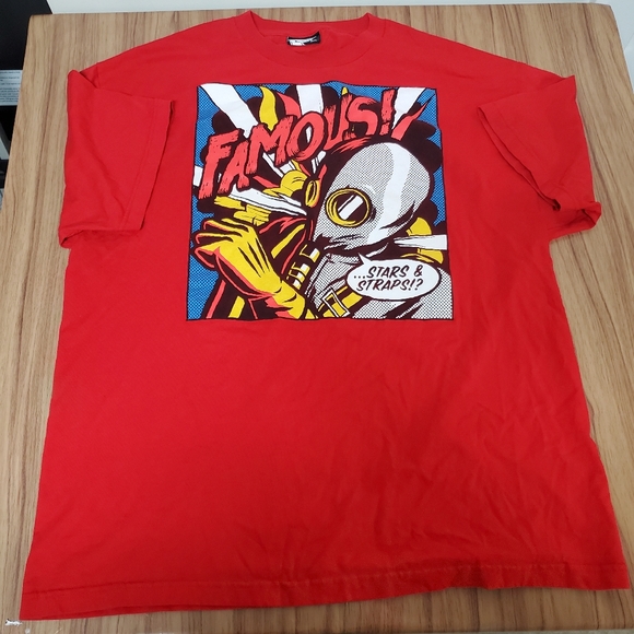 Famous Stars and Straps T-Shirt Men's XXL Red Blink 182 Gas Mask Graphic - Picture 1 of 8